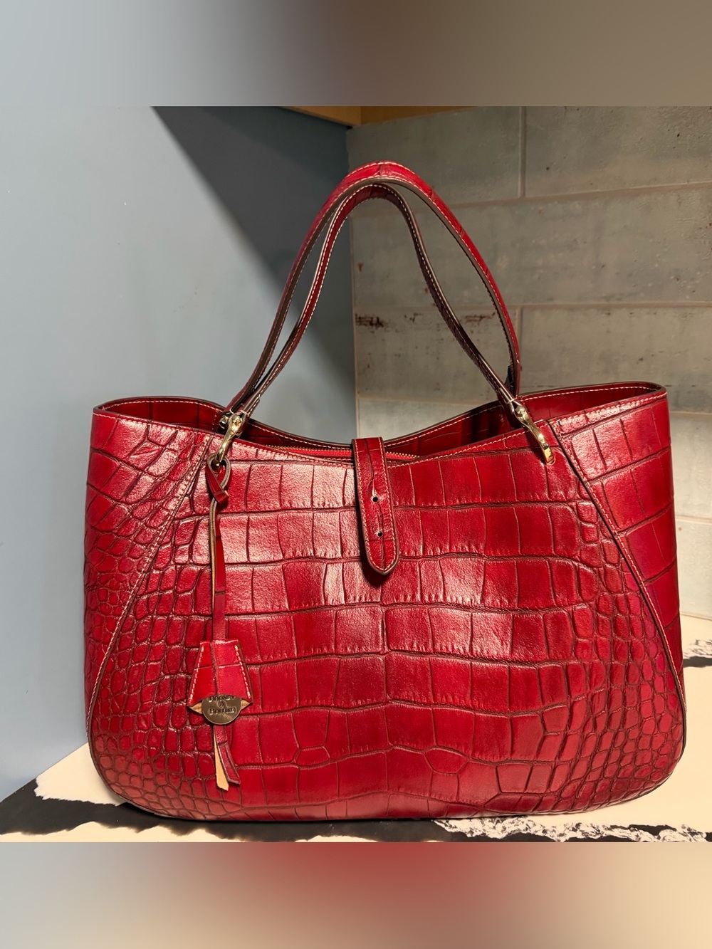Rare Discontinued Dooney & Bourke Italian Red Croc Embossed Leather Shoulder Bag